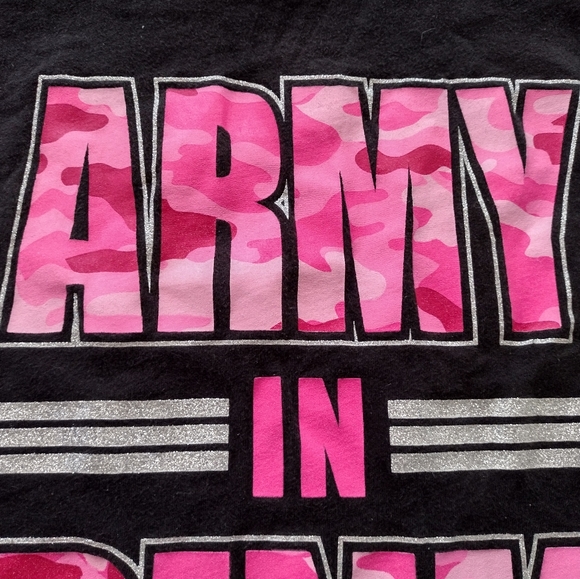 "SOLD 🪖 in PINK" Susan G Komen T-shirt - Picture 11 of 13